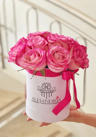 FlowerBox "Lovely" Pink Roses