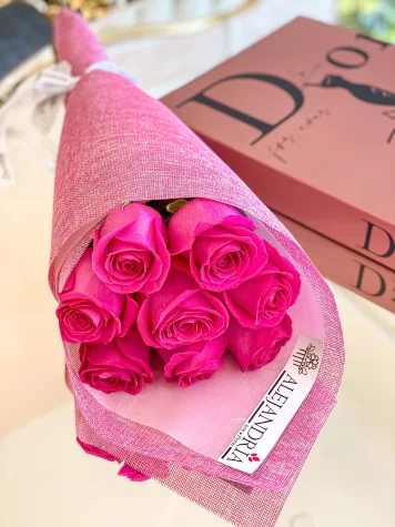 Ramo formato "Bouquet" 8 Pink Roses