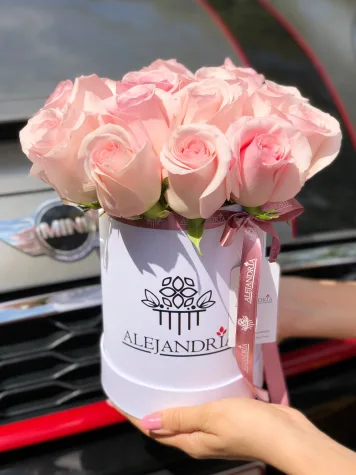 FlowerBox "Lovely" Pink Roses