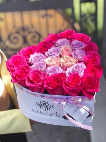 HeartBox "L`Amour" Pink Roses