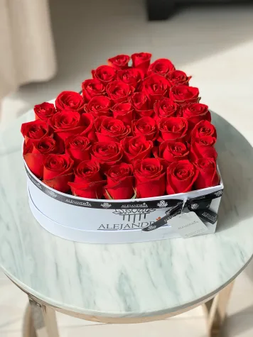 HeartBox "L`Amour" Red Roses