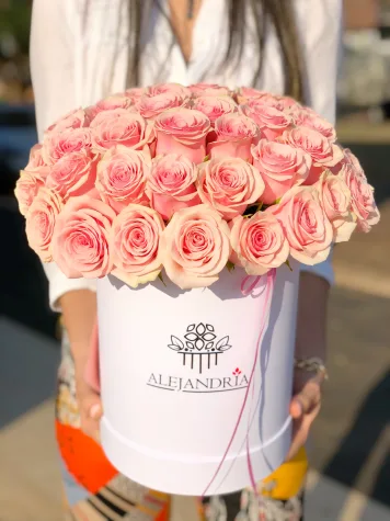 FlowerBox "Signature" Pink Roses