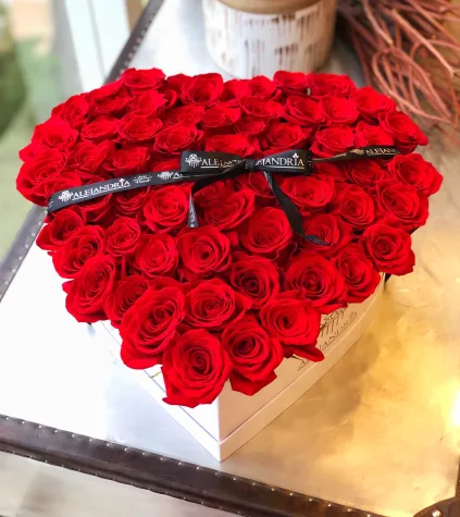 HeartBox "Pandora" Red Roses
