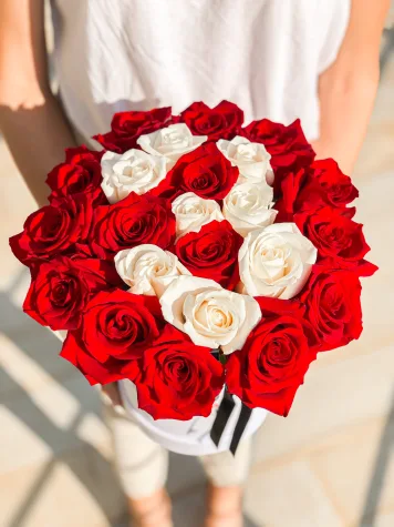FlowerBox "24 Red Roses"