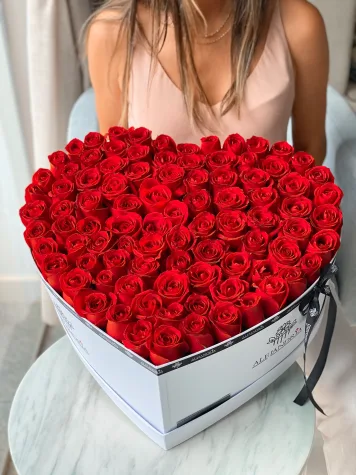 HeartBox "Picasso" Red Roses
