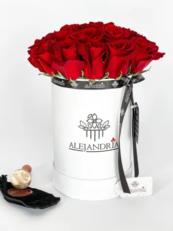 Finest FlowerBox Red Roses