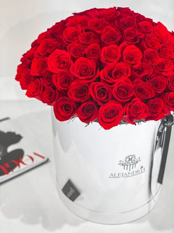 Royal Red Roses FlowerBox